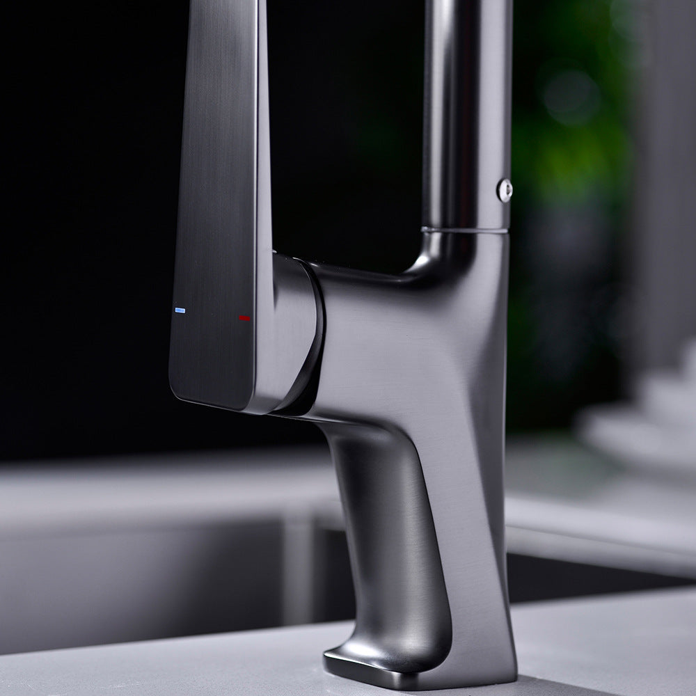 Brass Pulling and Retracting Kitchen Faucet with Hot and Cold Water