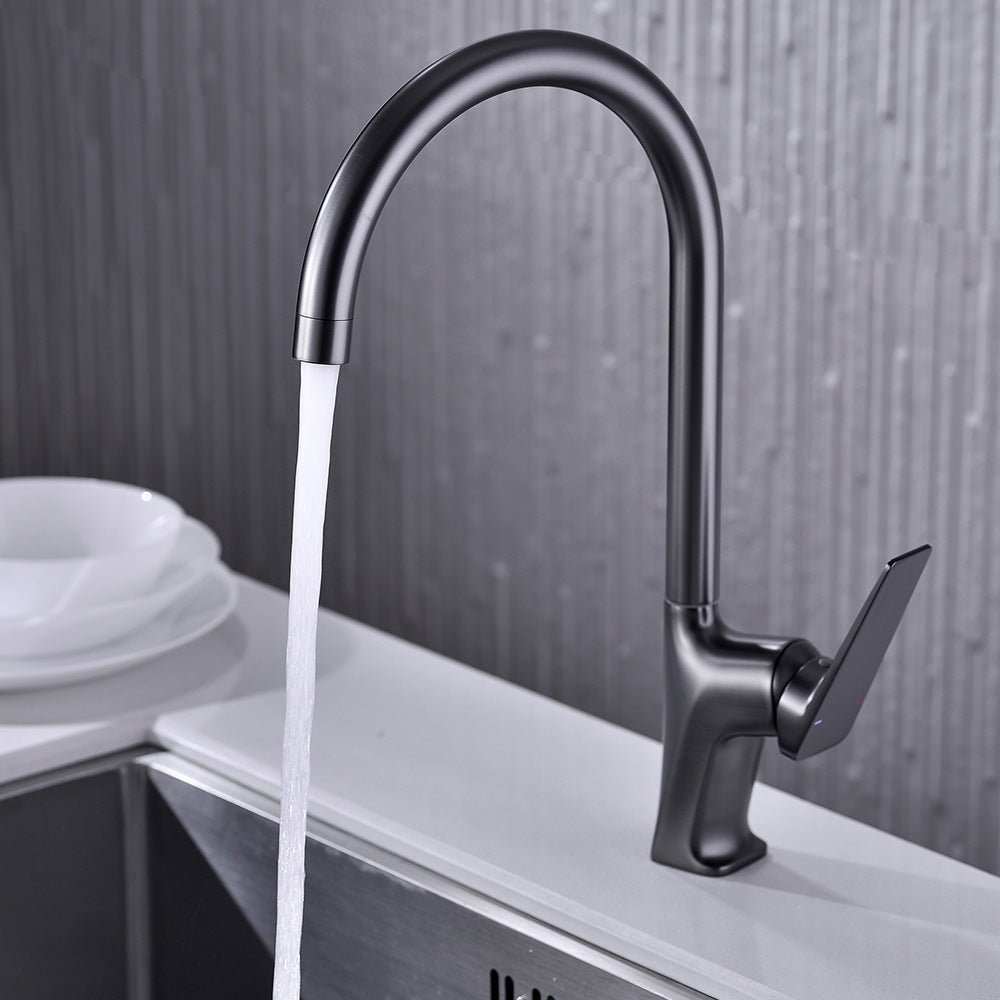 Brass Pulling and Retracting Kitchen Faucet with Hot and Cold Water