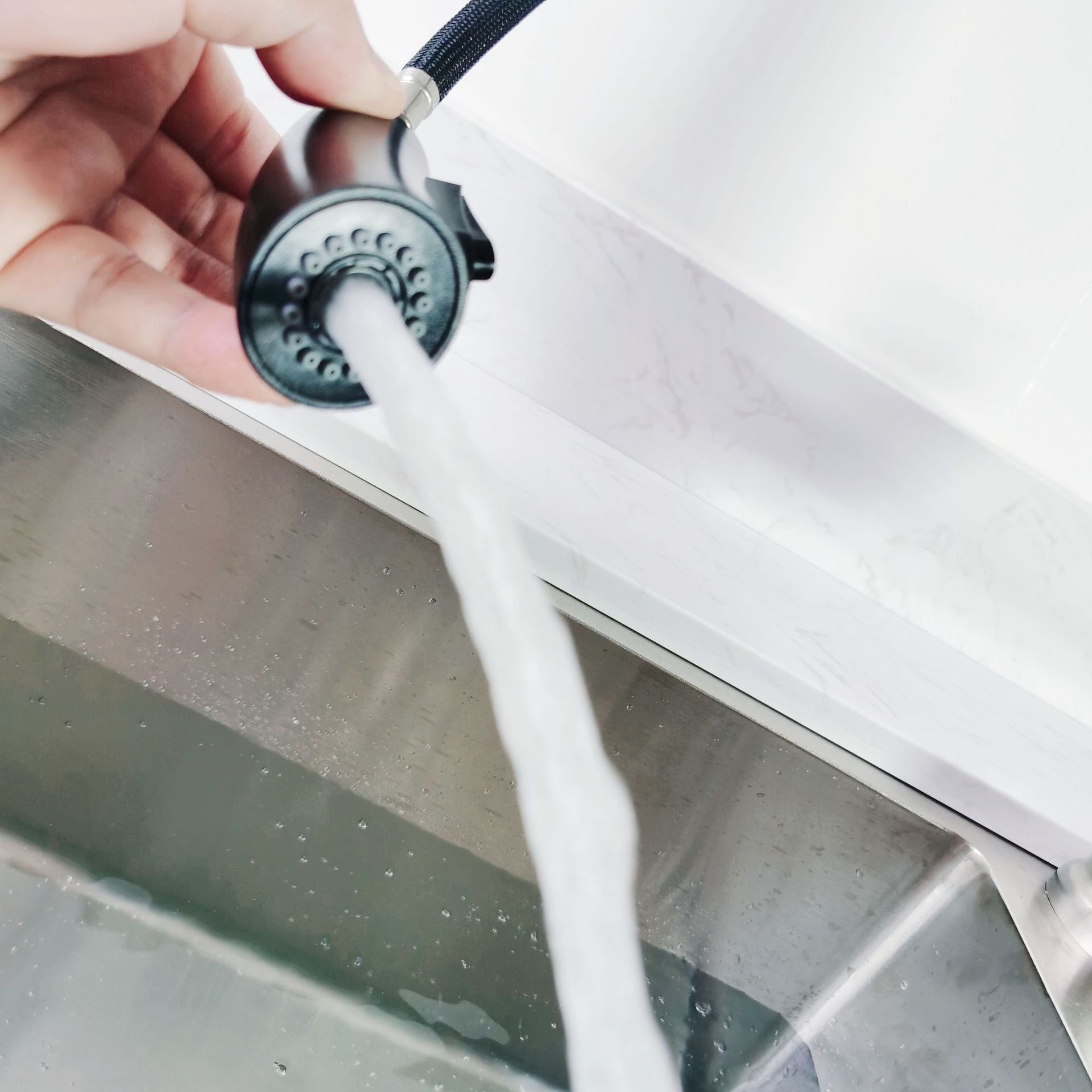 Stainless Steel Hot and Cold Water Hidden Pull-Out Head Sprayer Kitchen Faucet