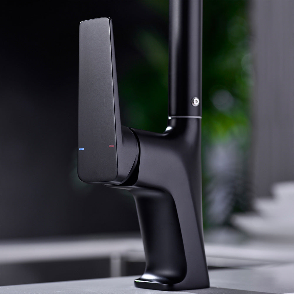 Brass Pulling and Retracting Kitchen Faucet with Hot and Cold Water