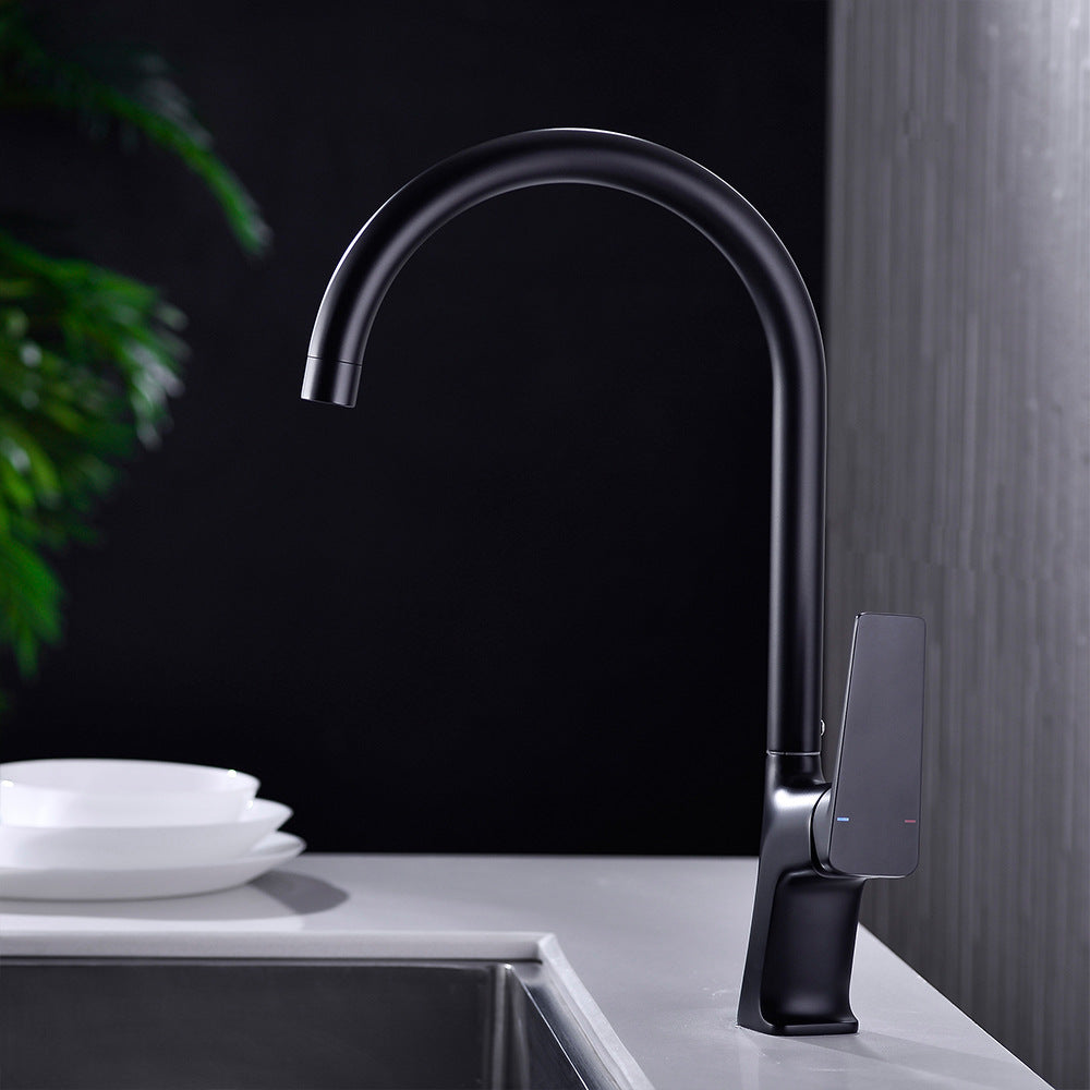 Brass Pulling and Retracting Kitchen Faucet with Hot and Cold Water