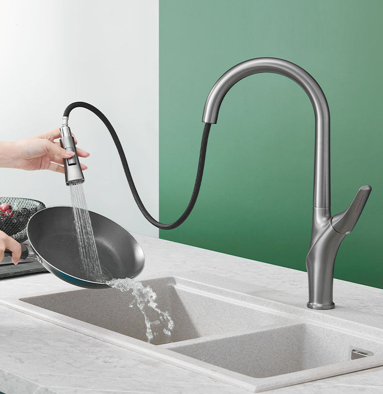 Küchenarmatur mit Pull-Down-Sprayer für heißes und kaltes Wasser aus massivem Messing