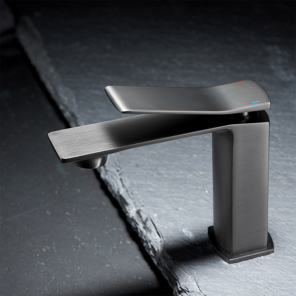 Single Hole Single Handle Bathroom Faucet