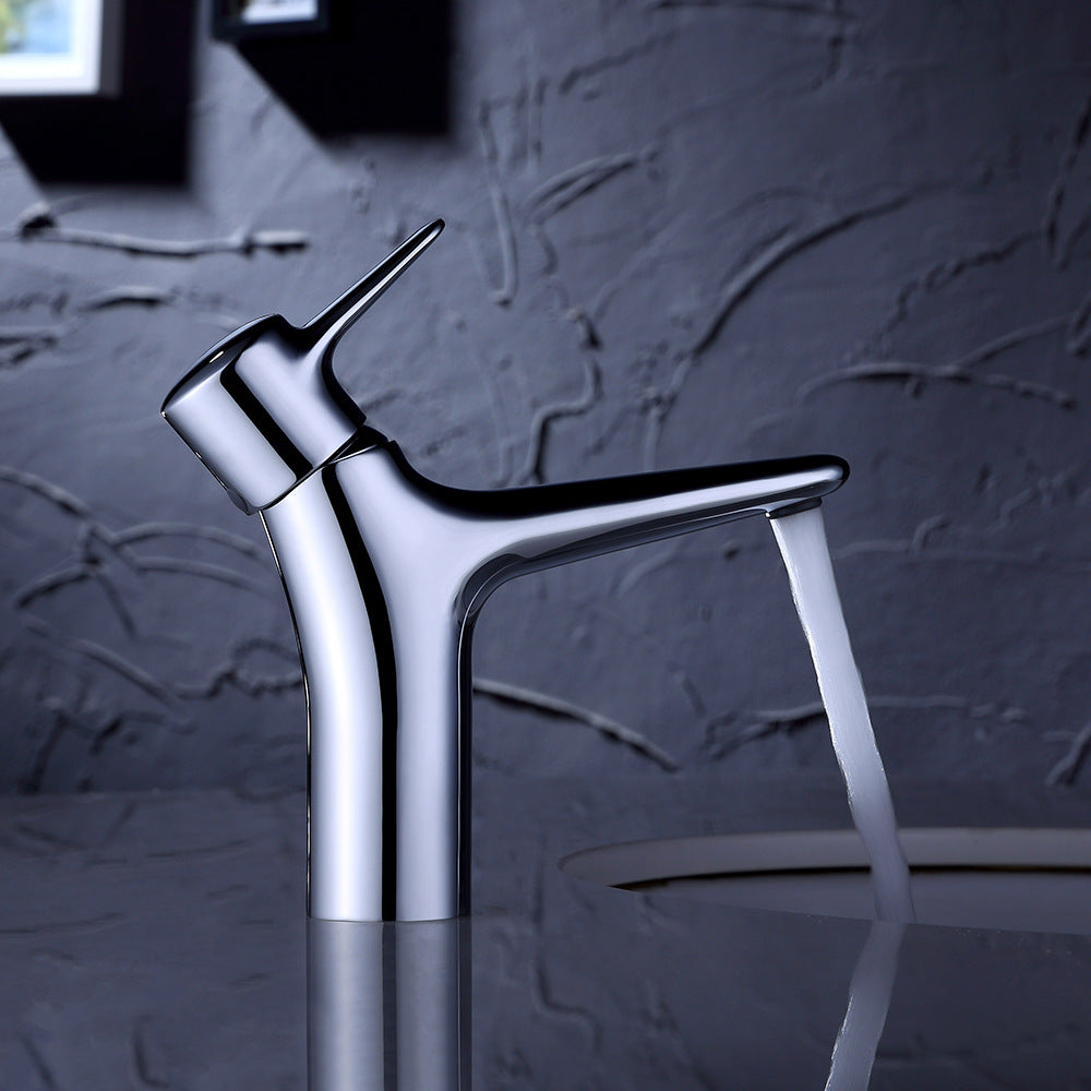 Single Hole Brass Cold and Hot Water Bathroom Faucet